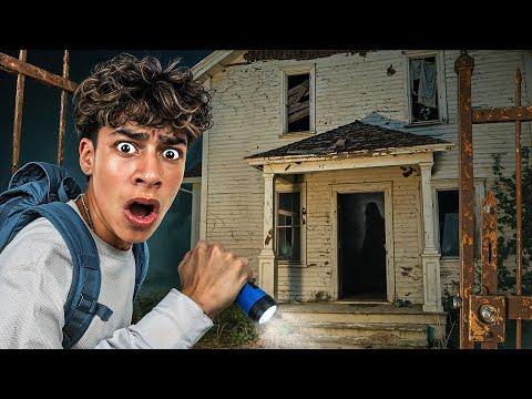 I Snuck into an ABANDONED Home
